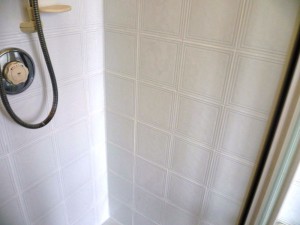 Gruby Ceramic Tiled Shower in Bishopton After